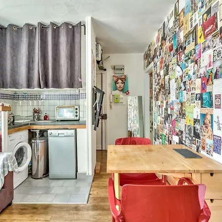 Apartment Detailed Household - Lovely *