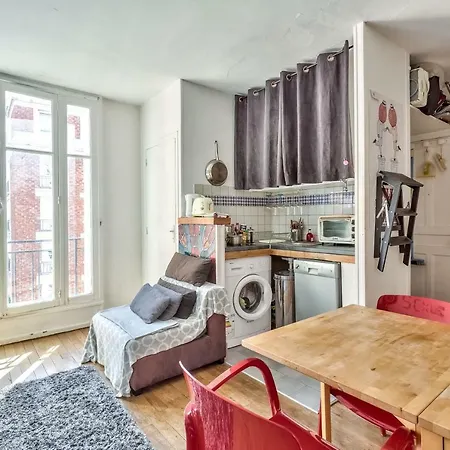 Apartment Detailed Household - Lovely Paris