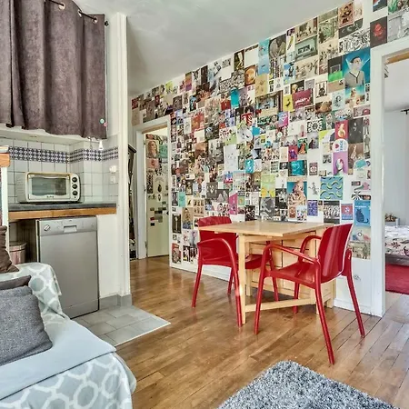 Detailed Household - Lovely
